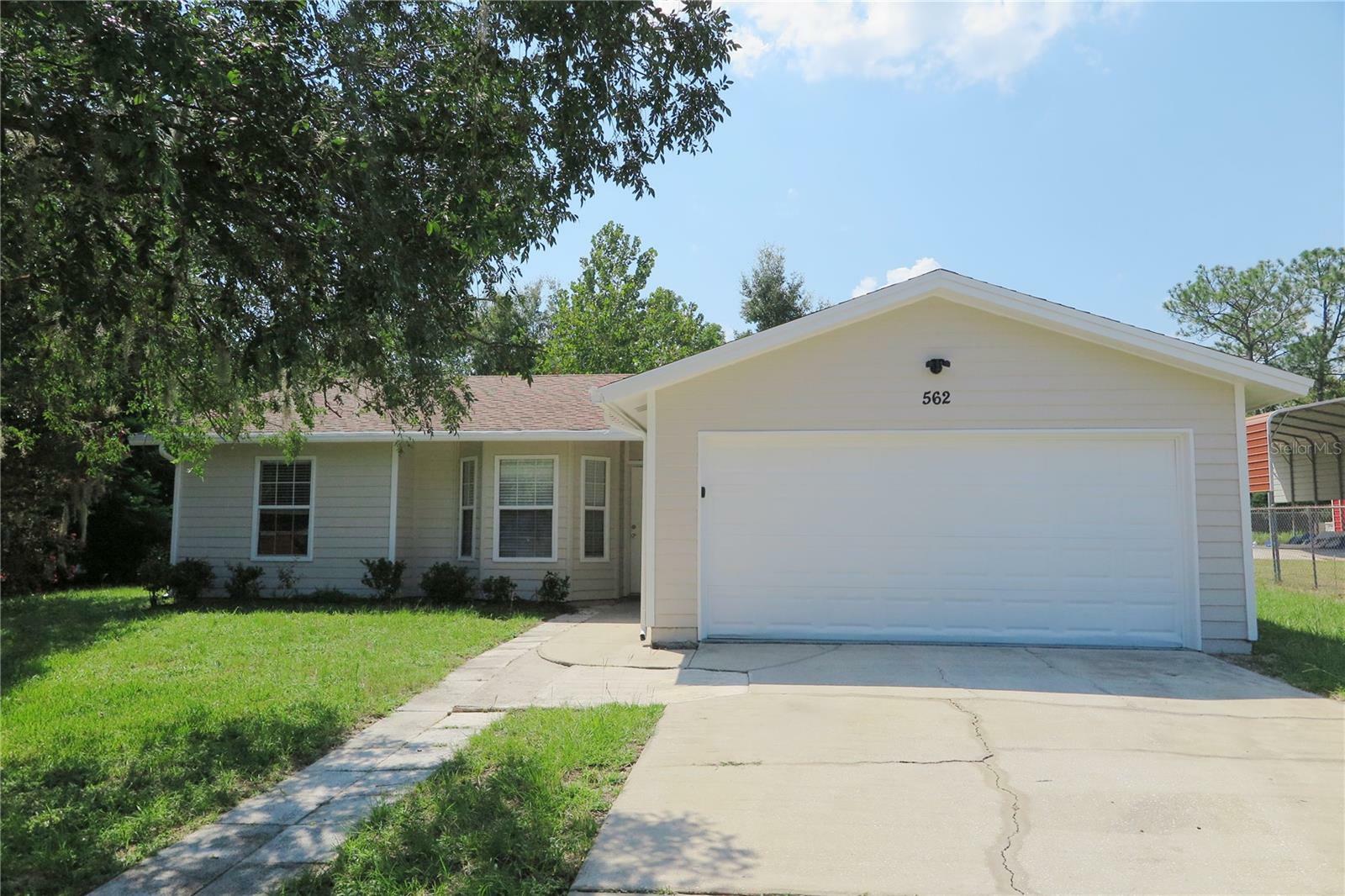 Property Photo:  562 SE 42nd Street  FL 32656 