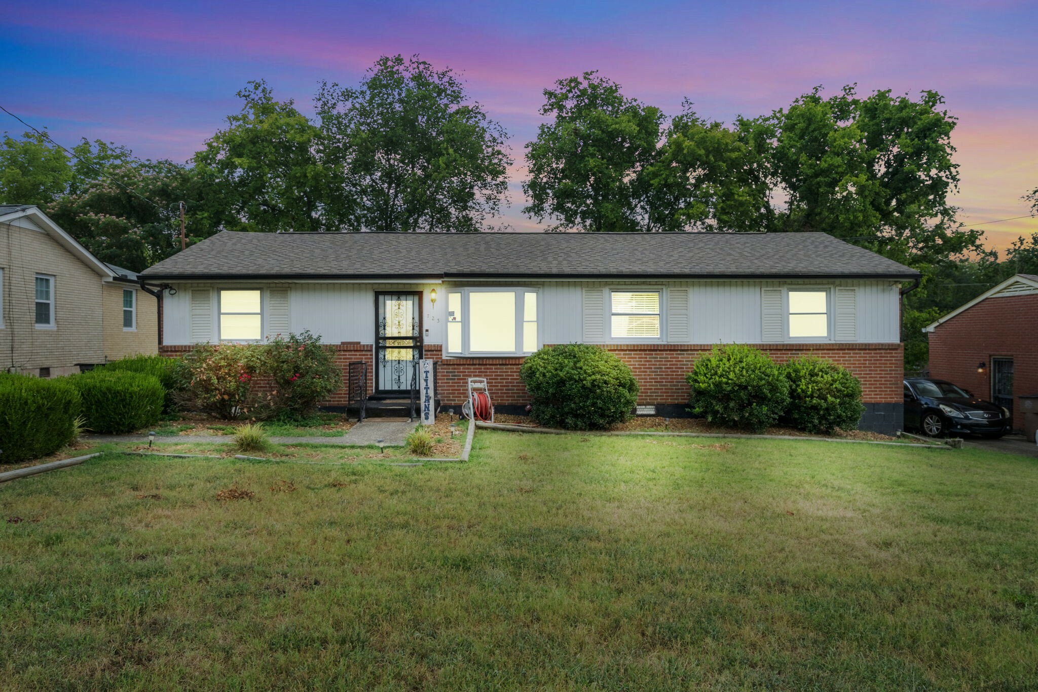 Property Photo:  723 Vanderhorst Dr  TN 37207 