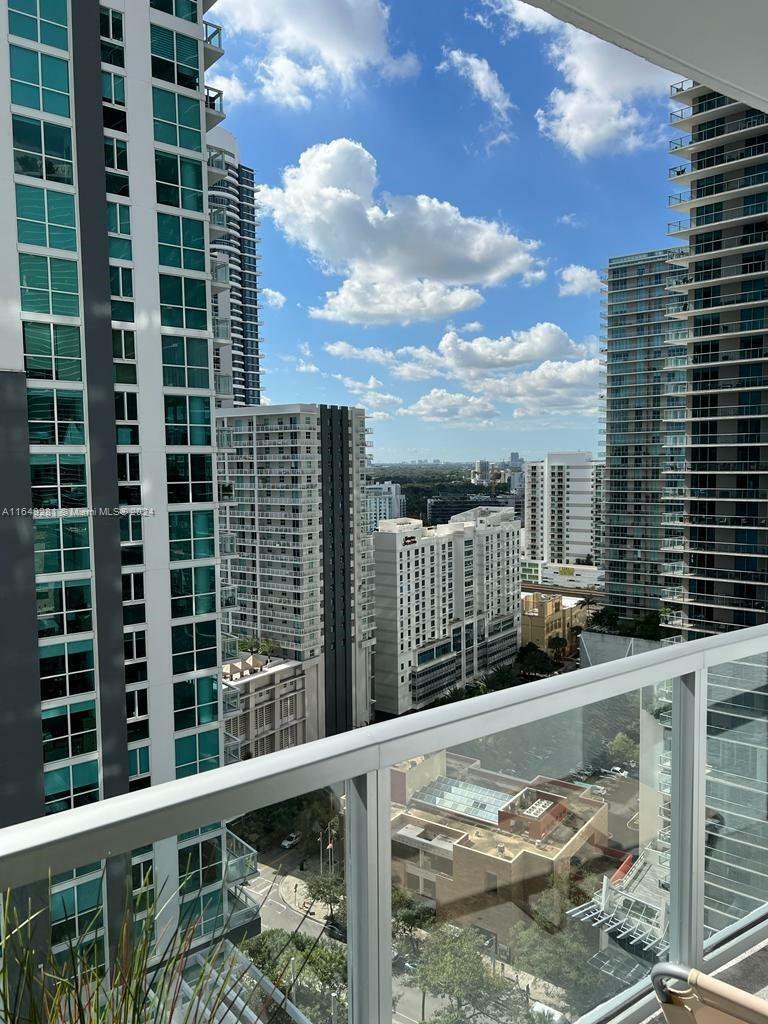 Property Photo:  1050 Brickell Ave 2112  FL 33131 