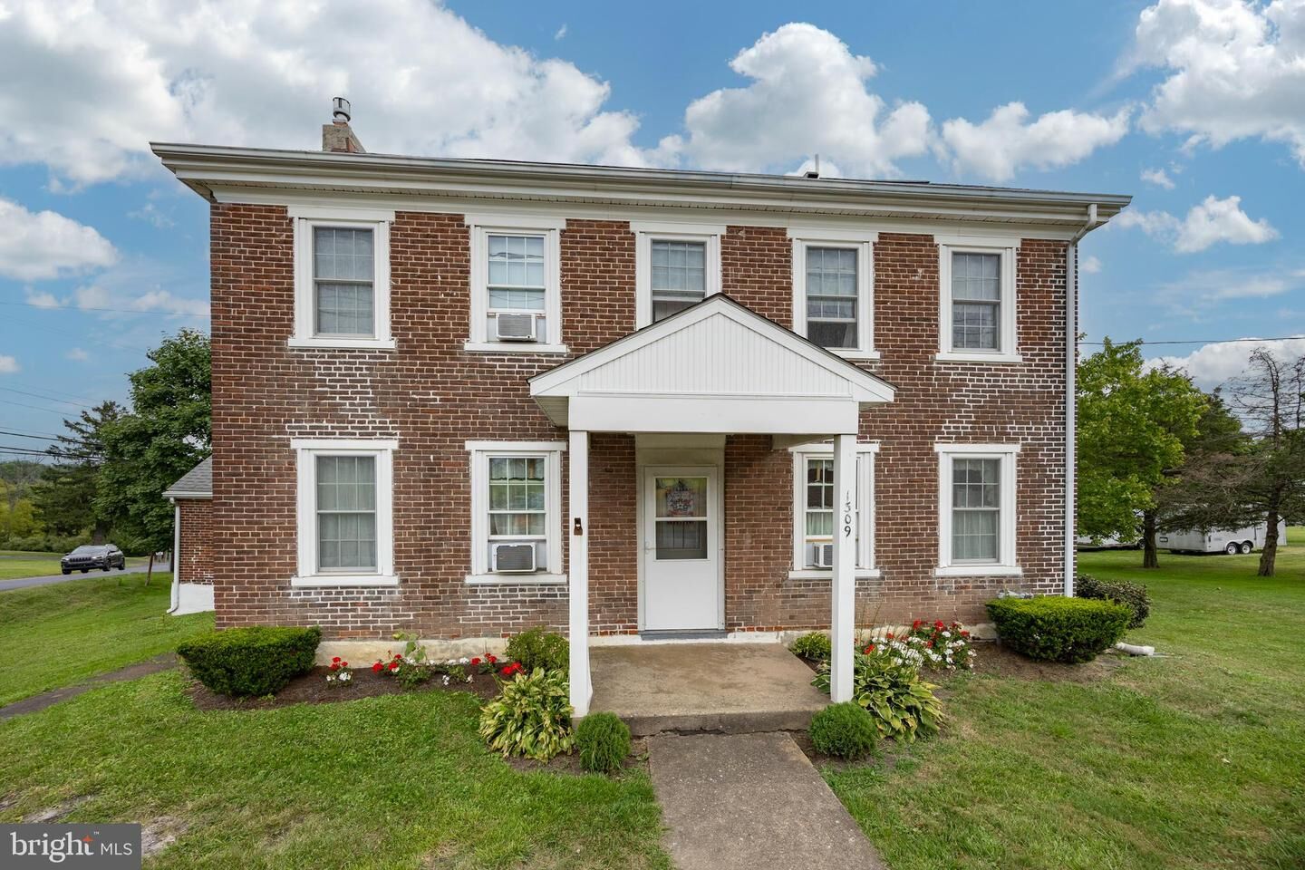 Property Photo: 1309 N Gravel Pike PA 19473