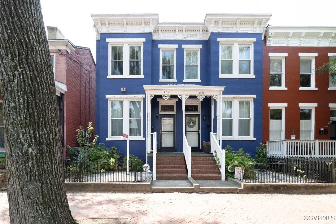 Property Photo:  705 W Clay Street  VA 23220 