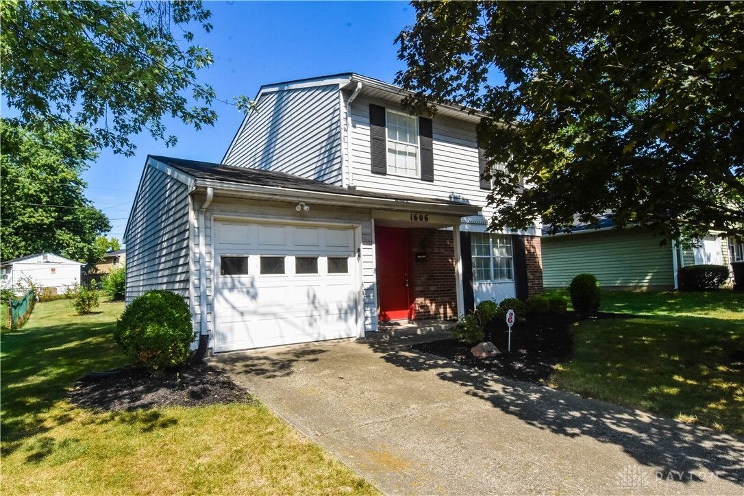 Property Photo:  1606 Bonita Drive  OH 45044 