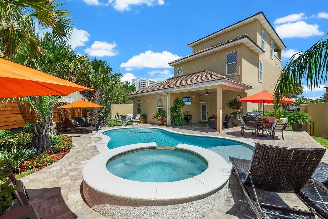 Property Photo:  3883 Sand Dune Court  FL 32541 