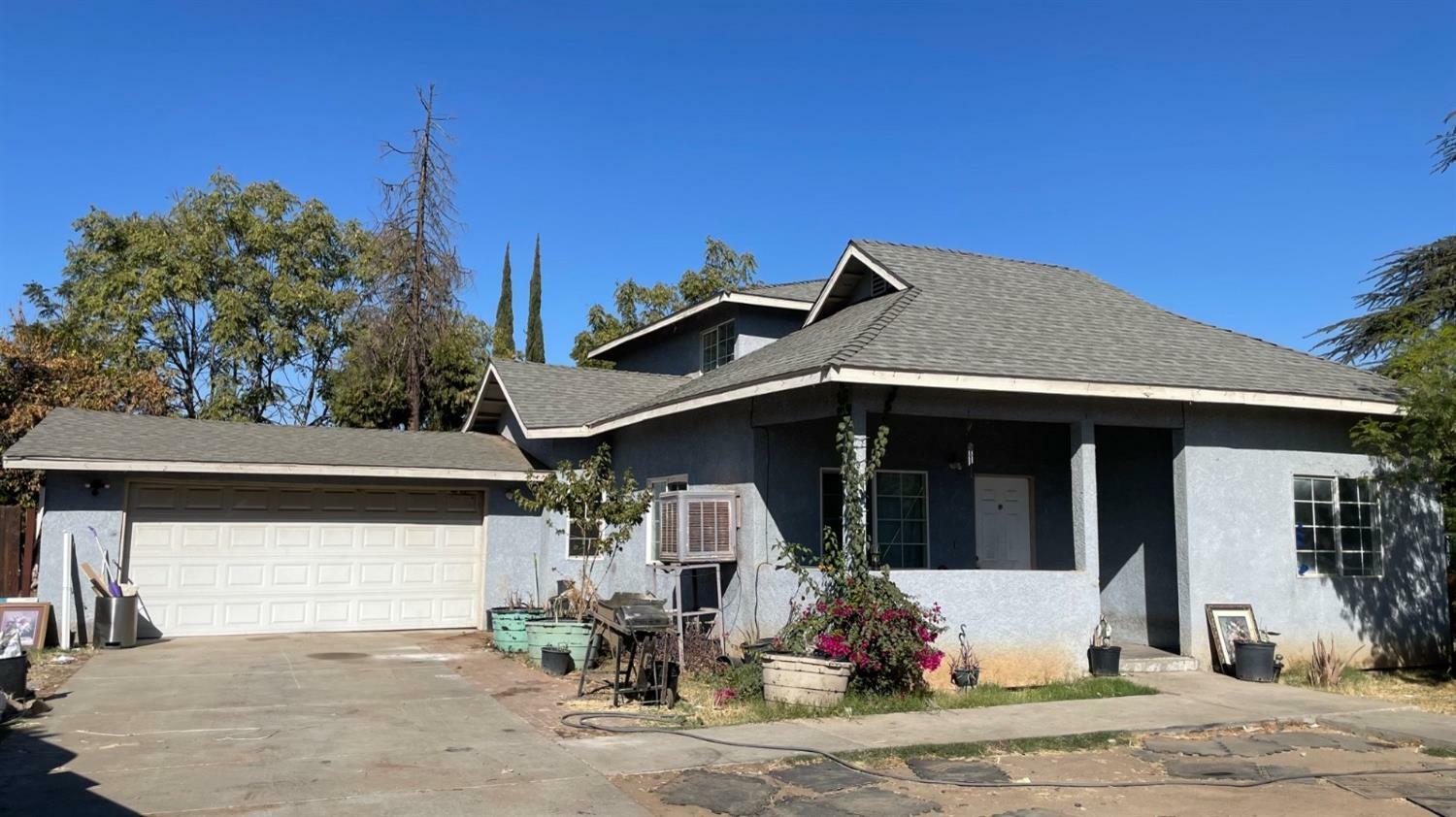 Property Photo:  5423 E Tulare Avenue  CA 93727 