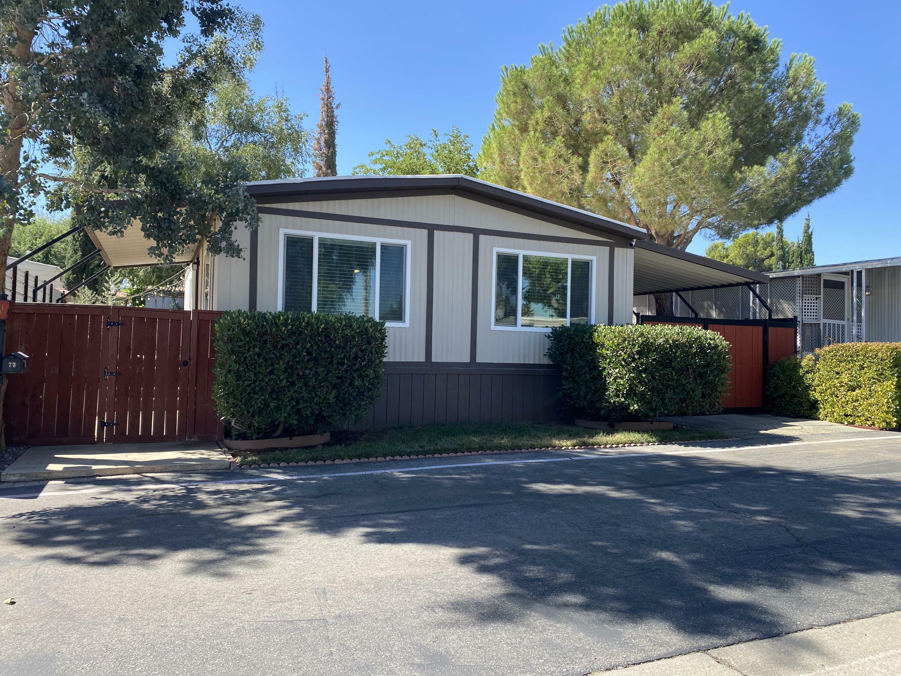 Property Photo:  5711 Columbia Way 77  CA 93536 