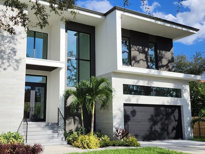 Property Photo: 214 S Renellie Drive FL 33609
