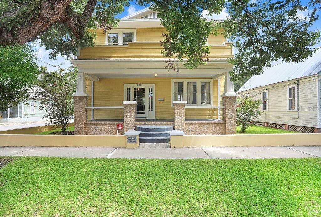 Property Photo:  1901 E Columbus Drive  FL 33605 