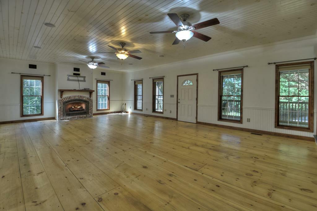 Property Photo:  233 Twin Lakes Road  GA 30513 