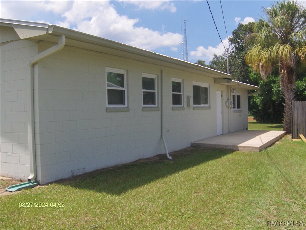 Property Photo:  1010 Hillside Court  FL 34450 