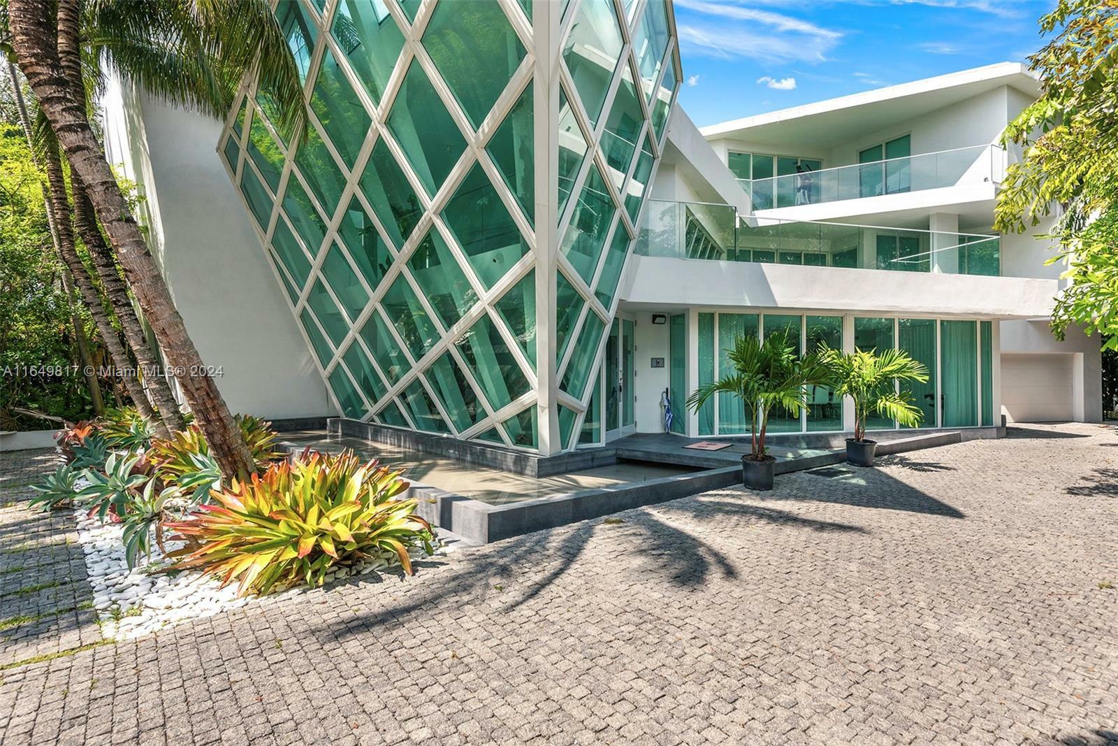 Property Photo:  480 Ocean Blvd  FL 33160 