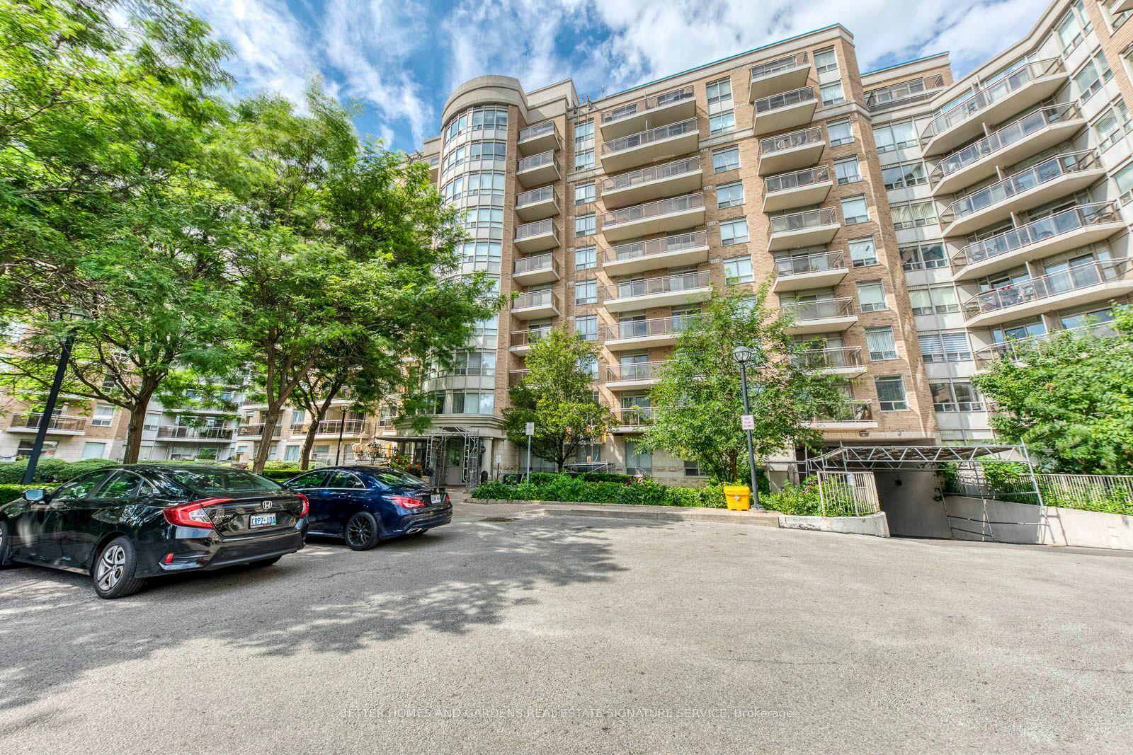 Property Photo:  650 Lawrence Ave W 518  ON M6A 3E8 