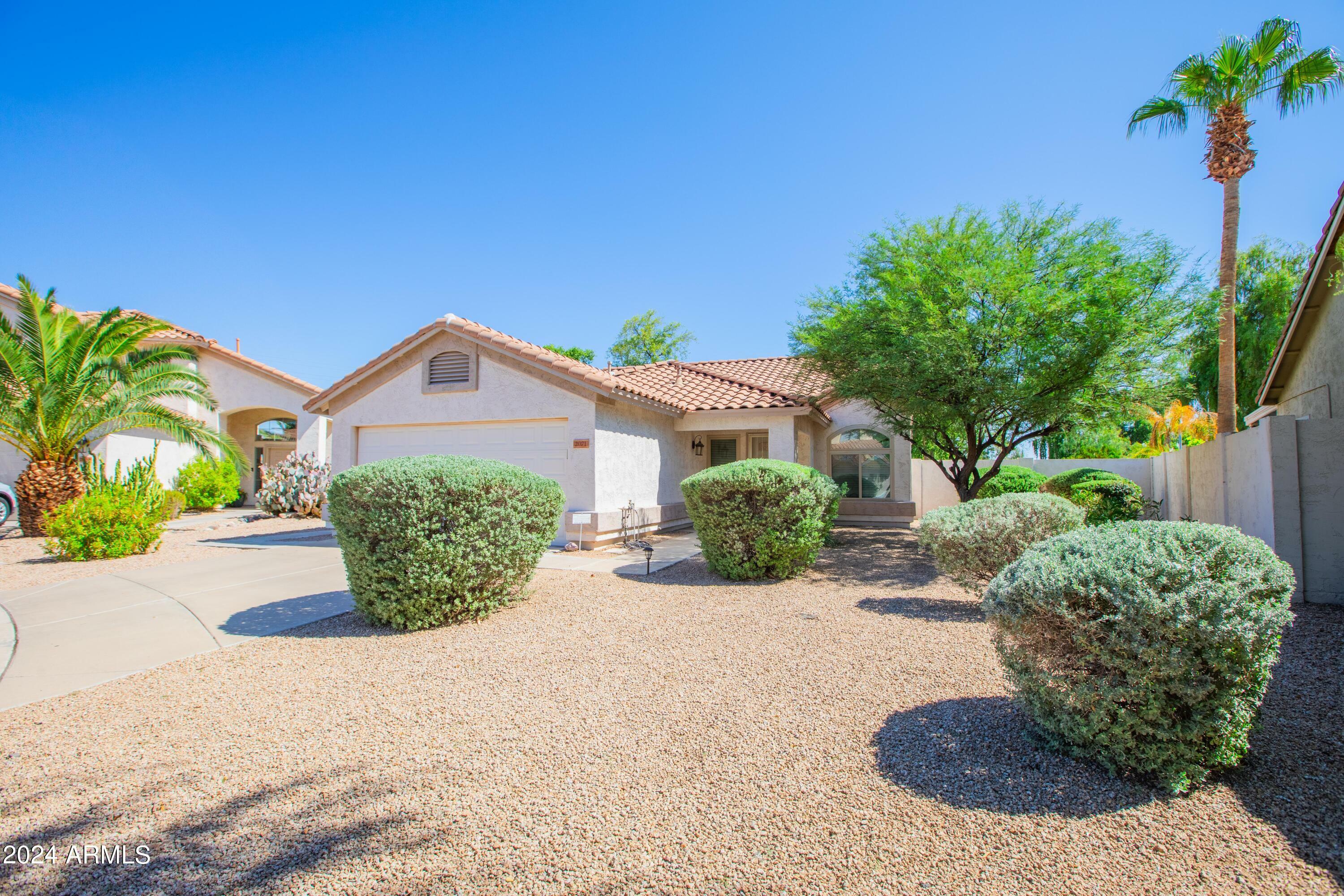 Property Photo:  2071 S Central Court  AZ 85286 