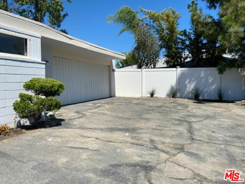 Property Photo:  4014   Rogen Dr  CA 91436 