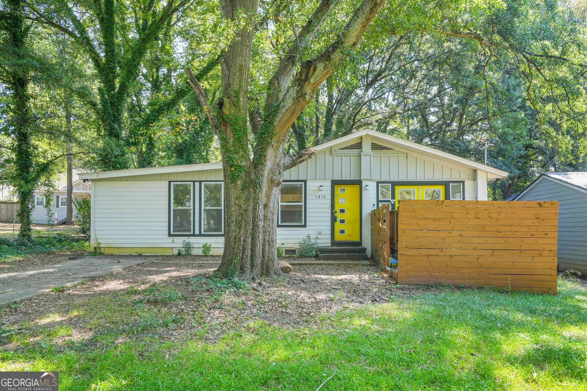 Property Photo:  1816 Evans Drive SW  GA 30310 