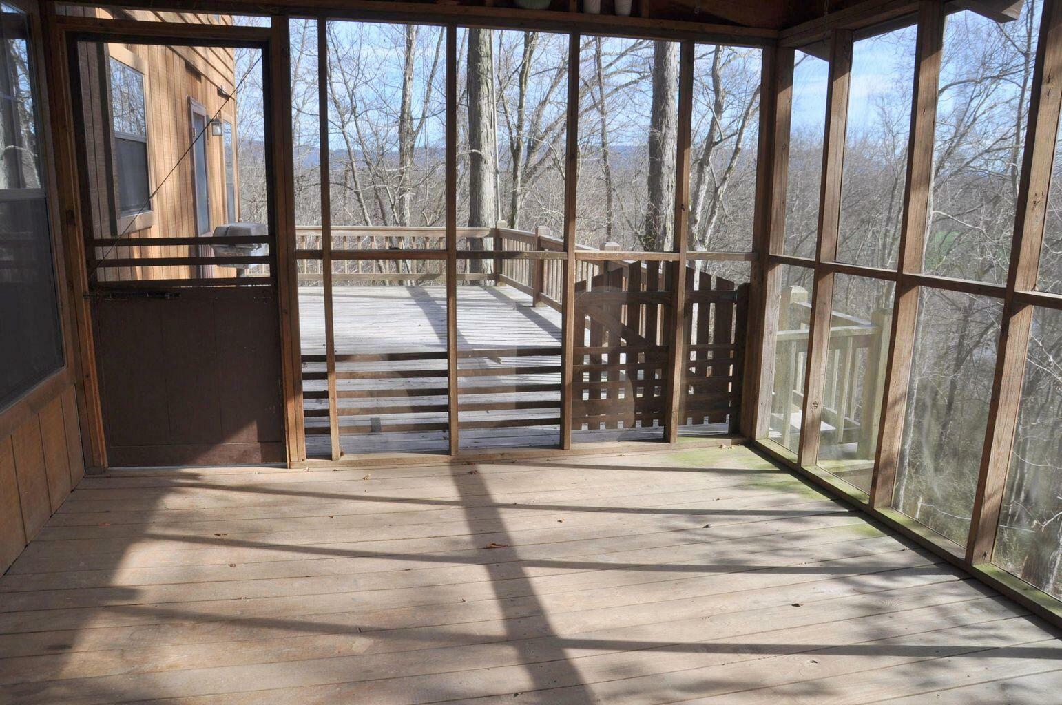 Property Photo:  370 River Run Road  TN 37309 