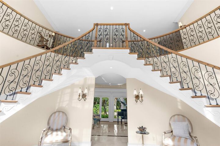 Property Photo:  2901 Leprechaun Lane  FL 34683 