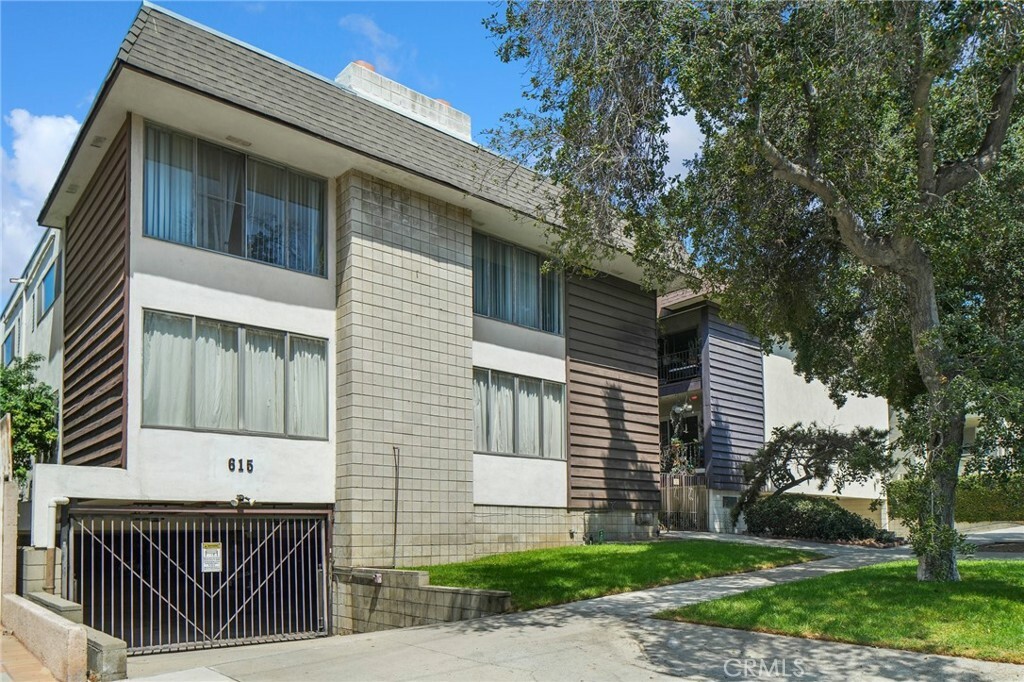 Property Photo:  615 E Olive Avenue C  CA 91501 