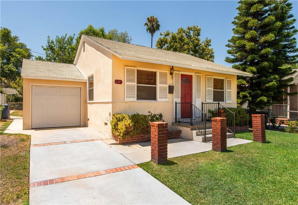 Property Photo:  5947 Texhoma Avenue  CA 91316 