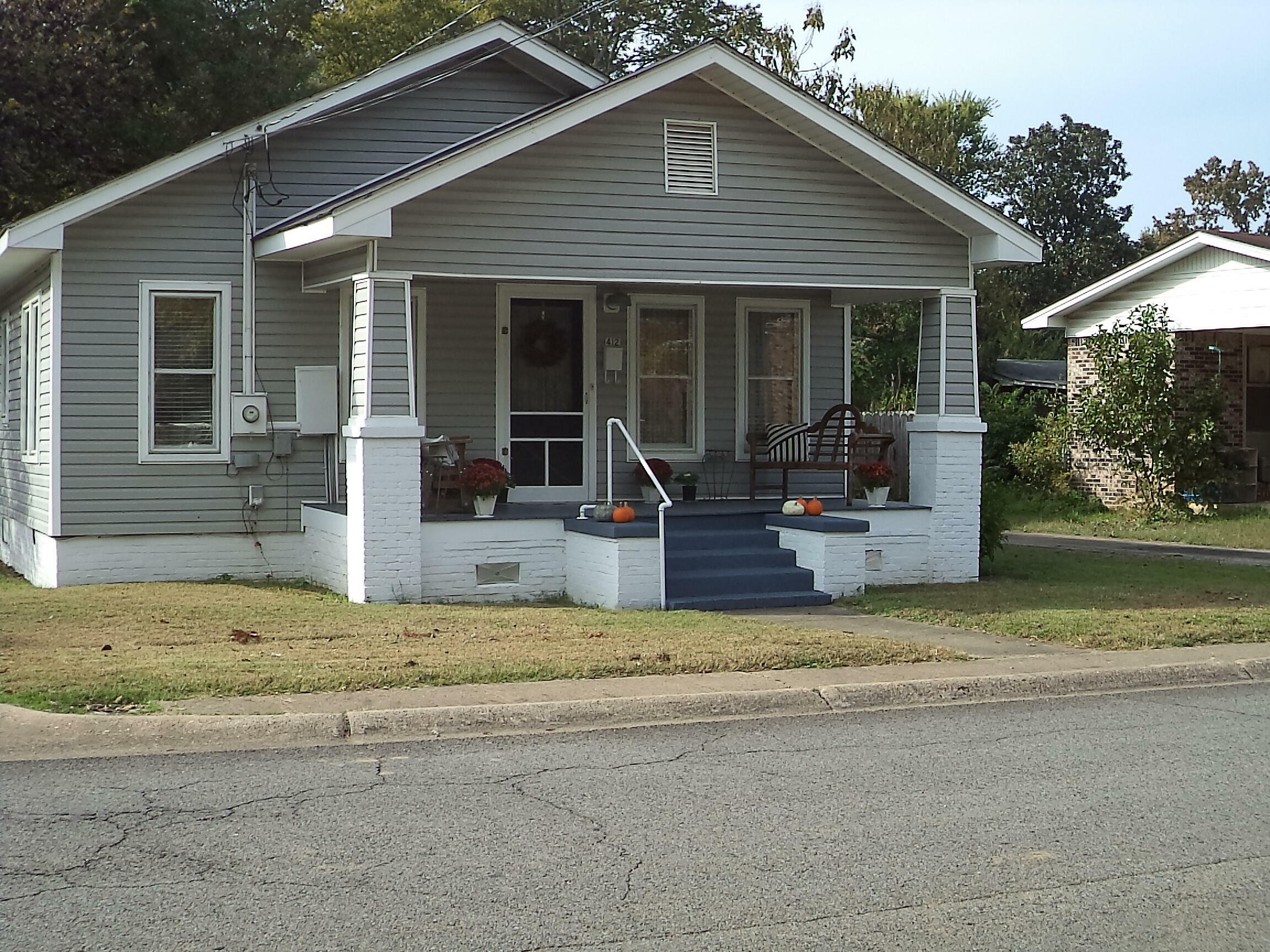 Property Photo:  412 S Fulton Street  AR 72830 