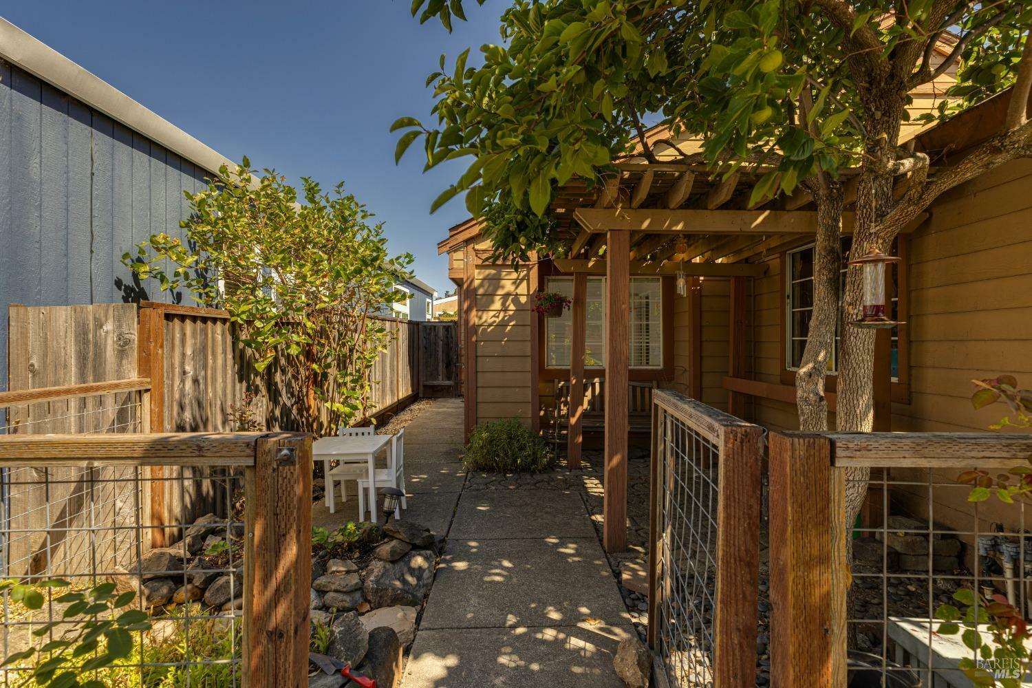 Property Photo:  689 Powderhorn Avenue  CA 95407 