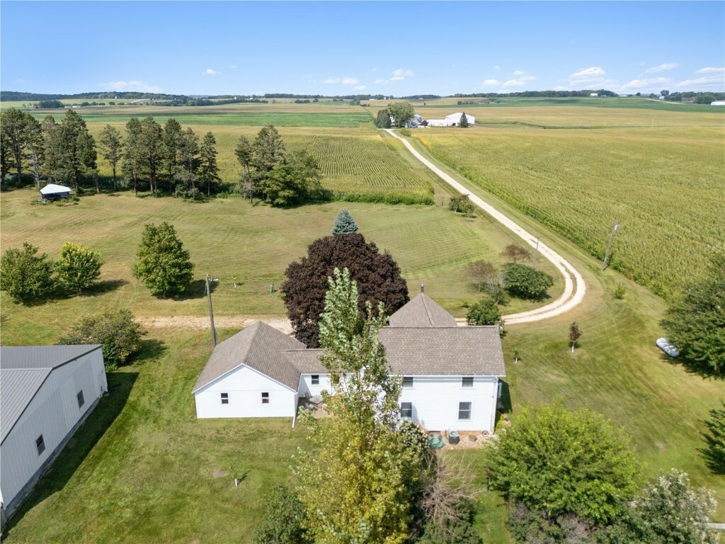 Property Photo:  1302 Bowdish Road  IA 52214 