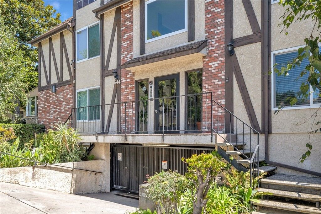 Property Photo: 544 E Cypress Avenue A CA 91501