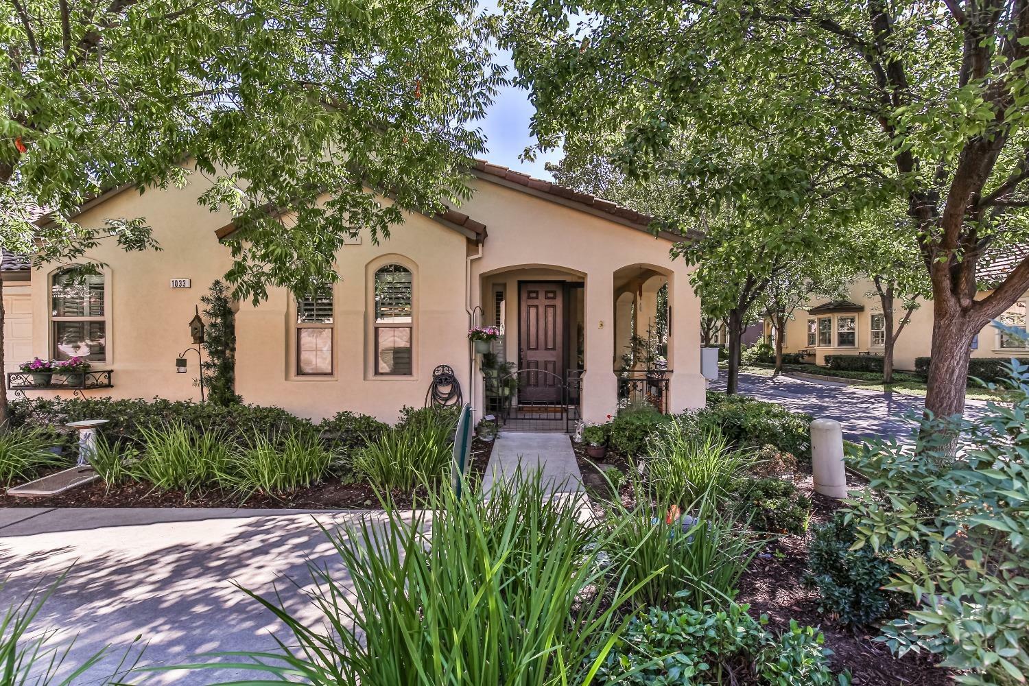 Property Photo:  1033 Venice Lane  CA 95747 