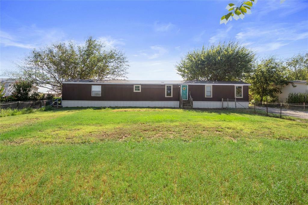 Property Photo: 2513 County Road 615 TX 76009