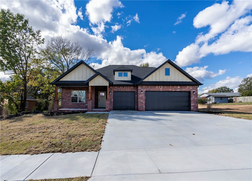 Property Photo:  2706 Cortney Circle  AR 72761 