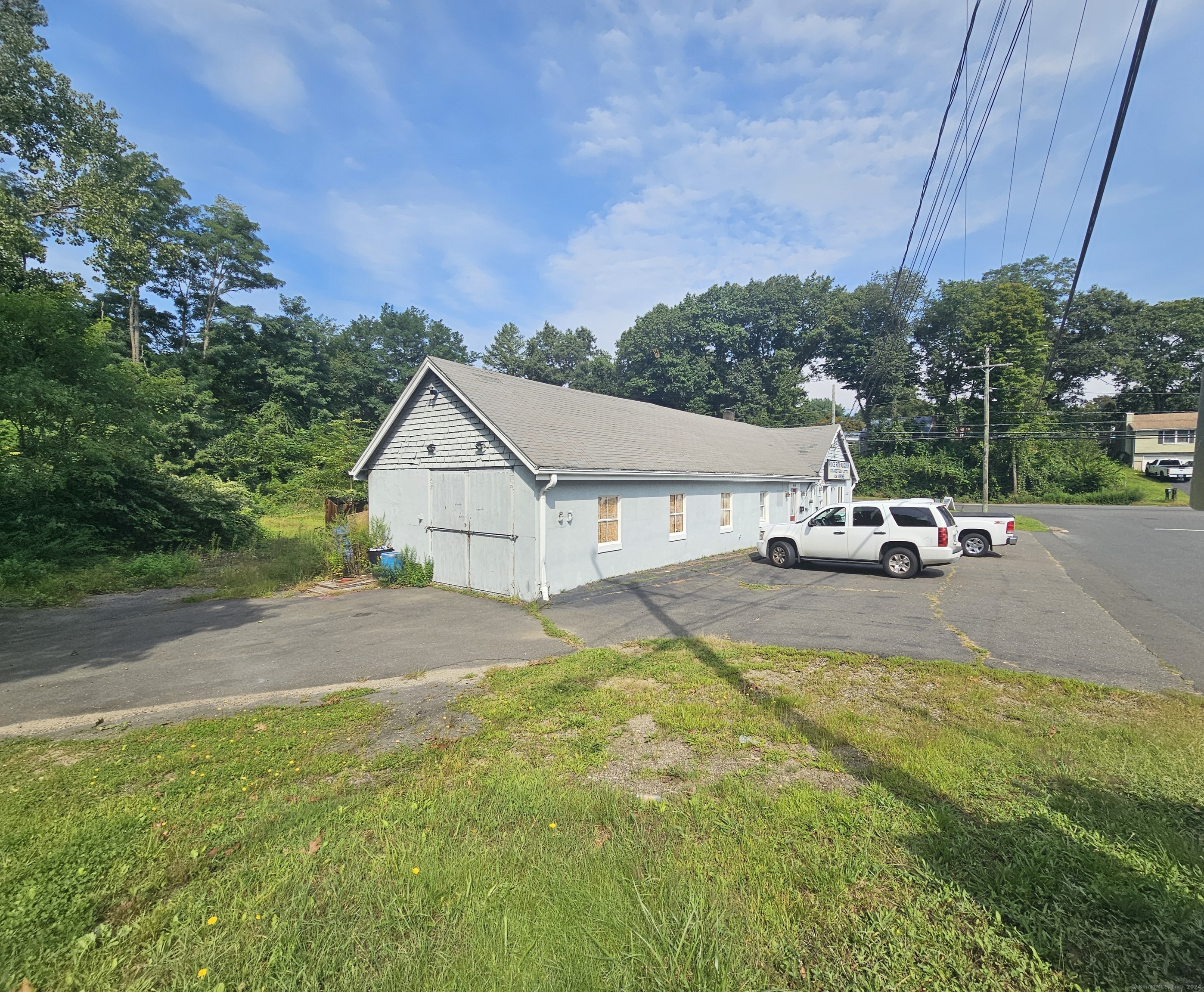 Property Photo:  805 Terryville Avenue  CT 06010 