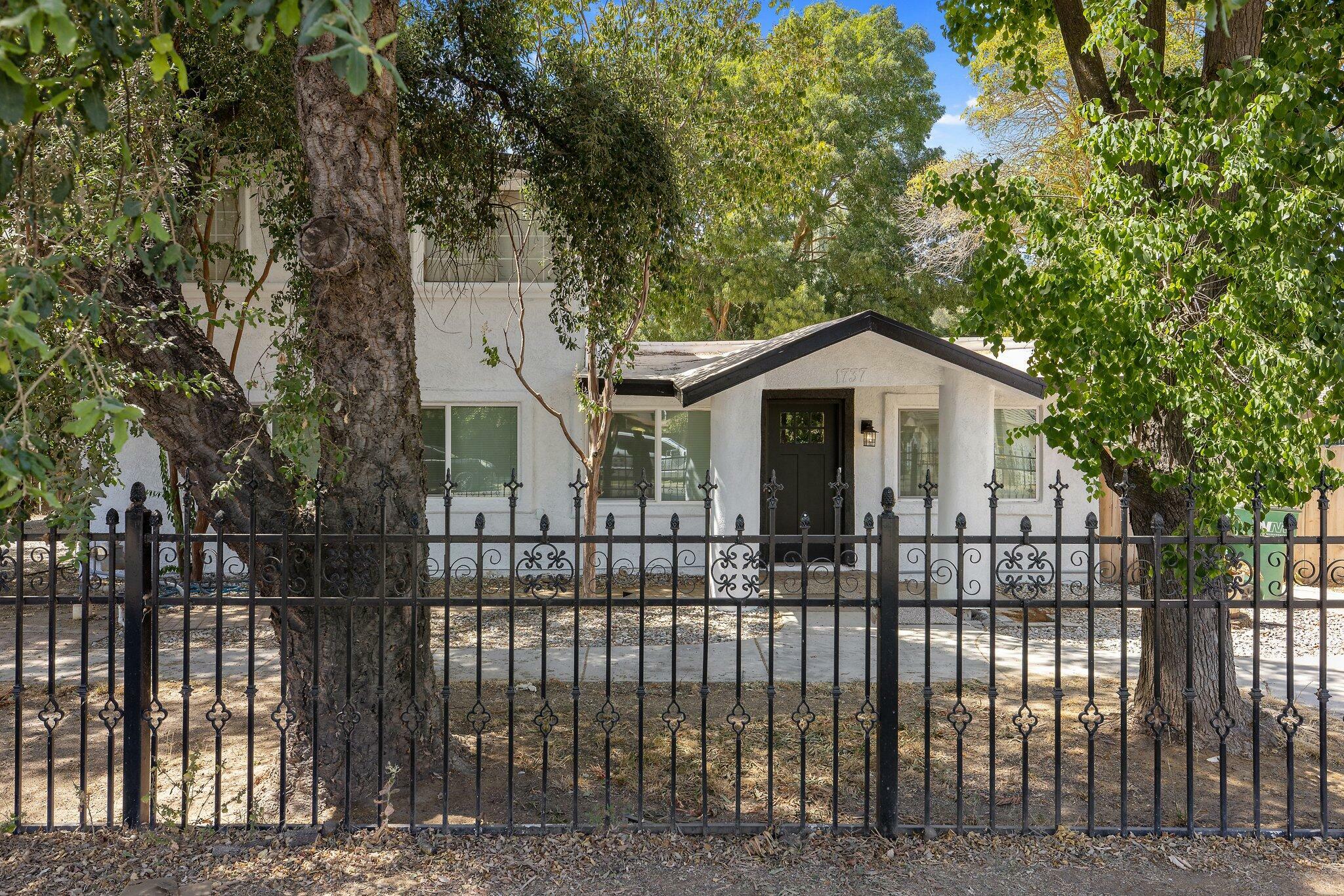 Property Photo:  1737 N Coffee Street  CA 95341 