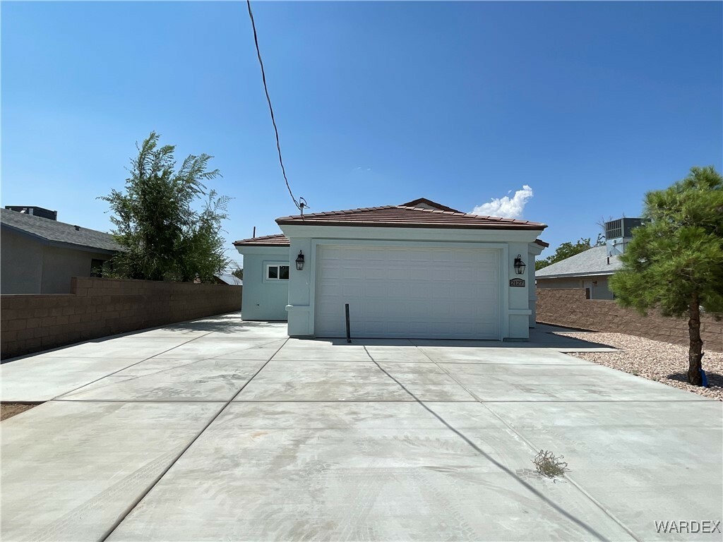 Property Photo:  2127 Kingman Avenue  AZ 86401 