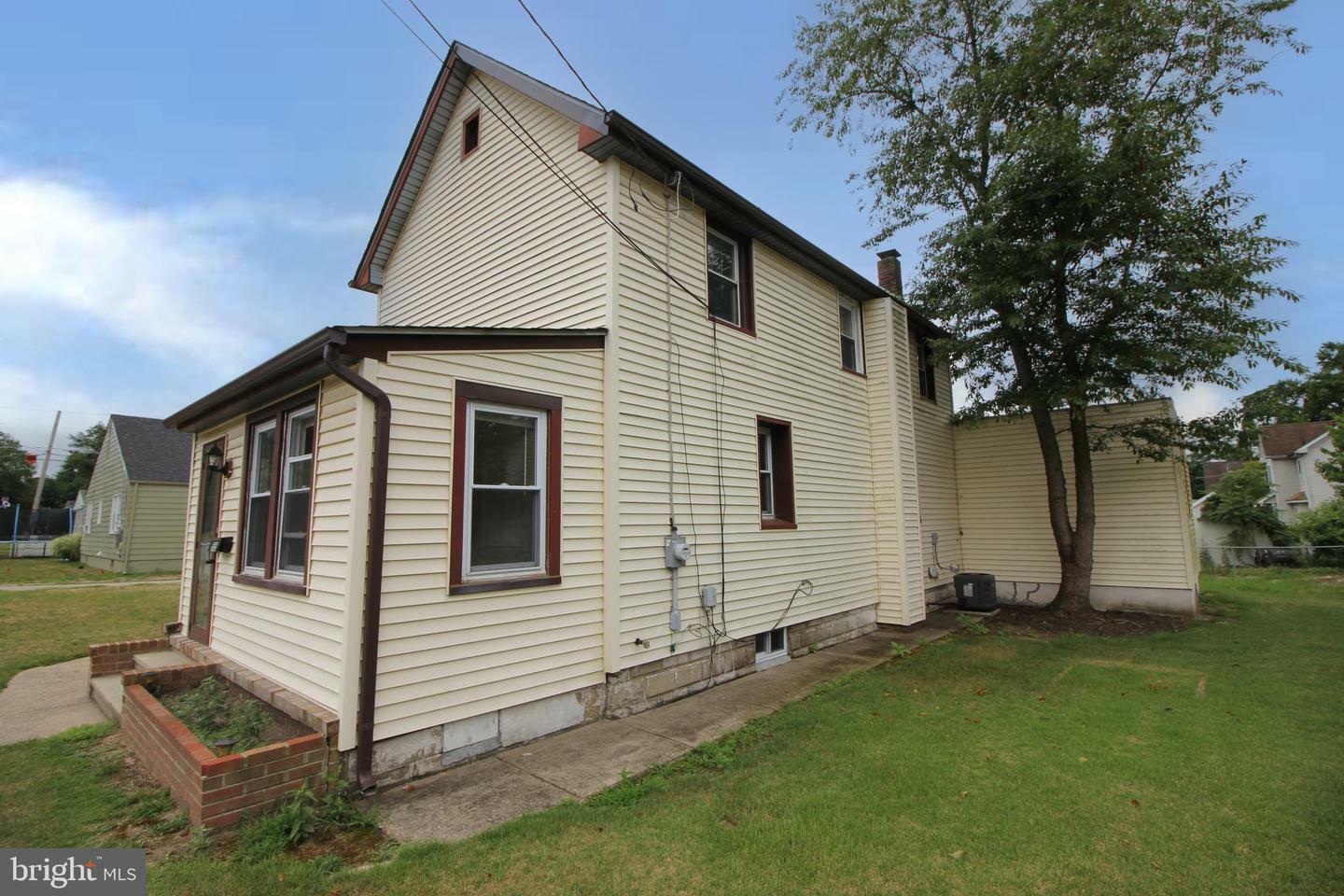 Property Photo:  555 Sixth Street  NJ 08554 