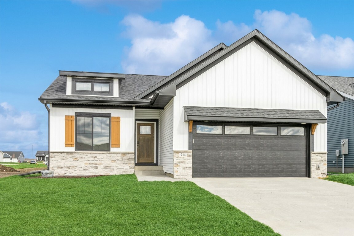 Property Photo: 744 Kohl Drive IA 52317
