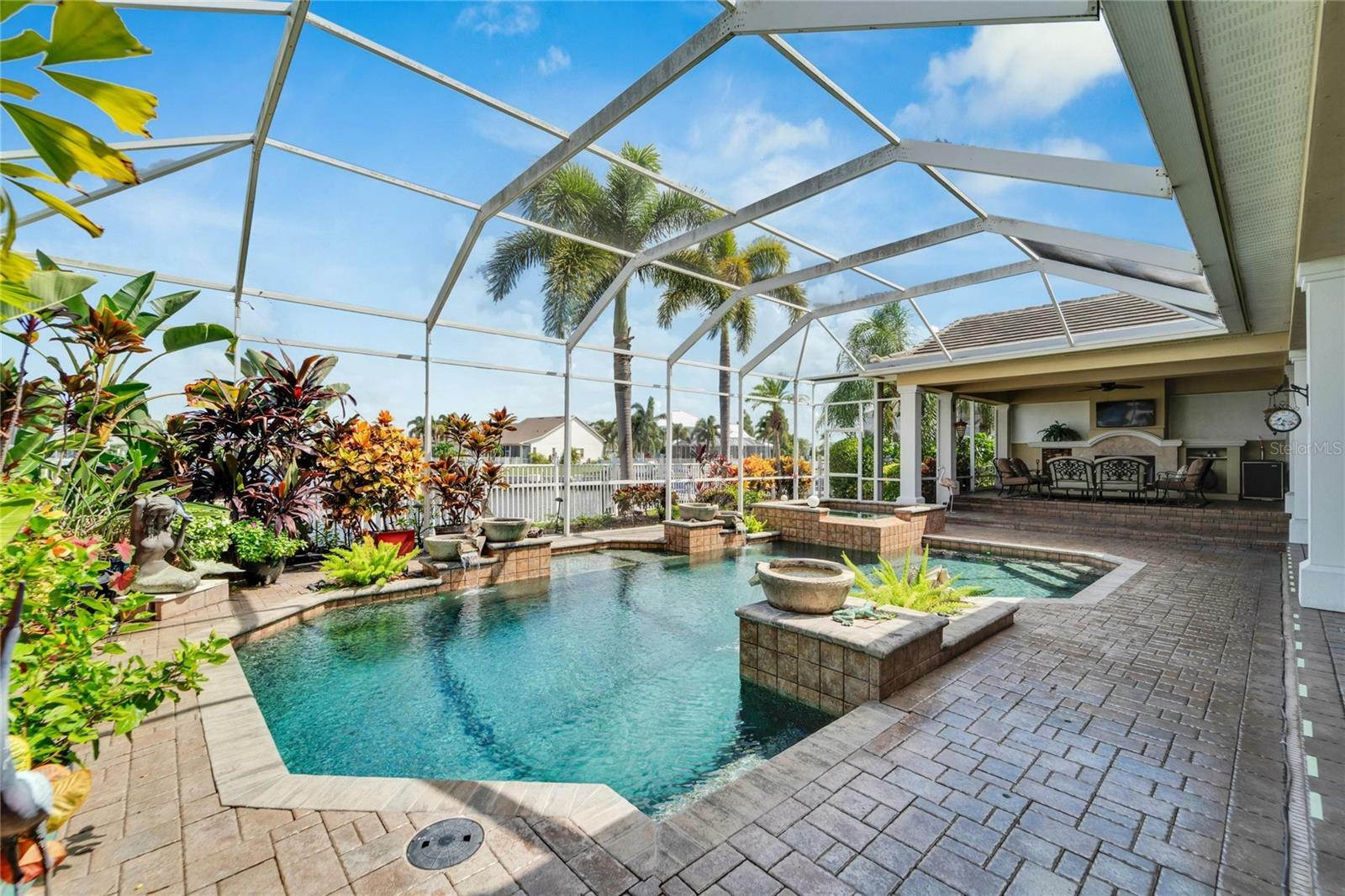 Property Photo:  517 Mirabay Boulevard  FL 33572 