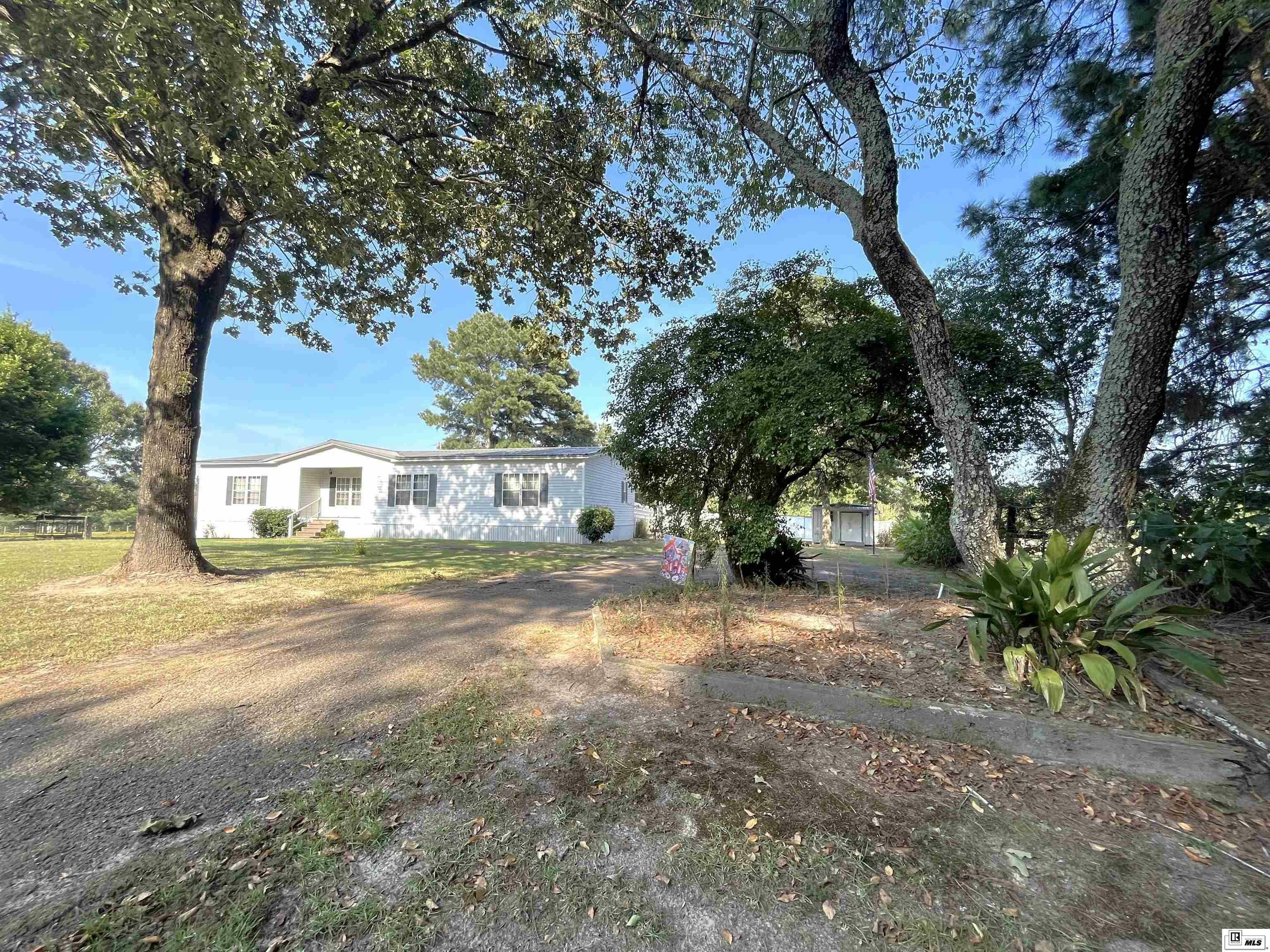 Property Photo:  155 Twin Oaks Lane  LA 71270 