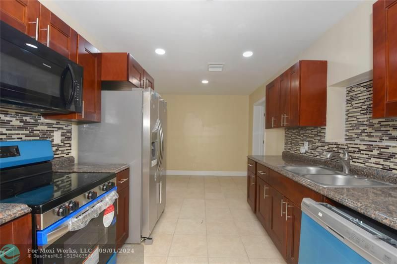 Property Photo:  6110 NW 42nd Ter  FL 33319 