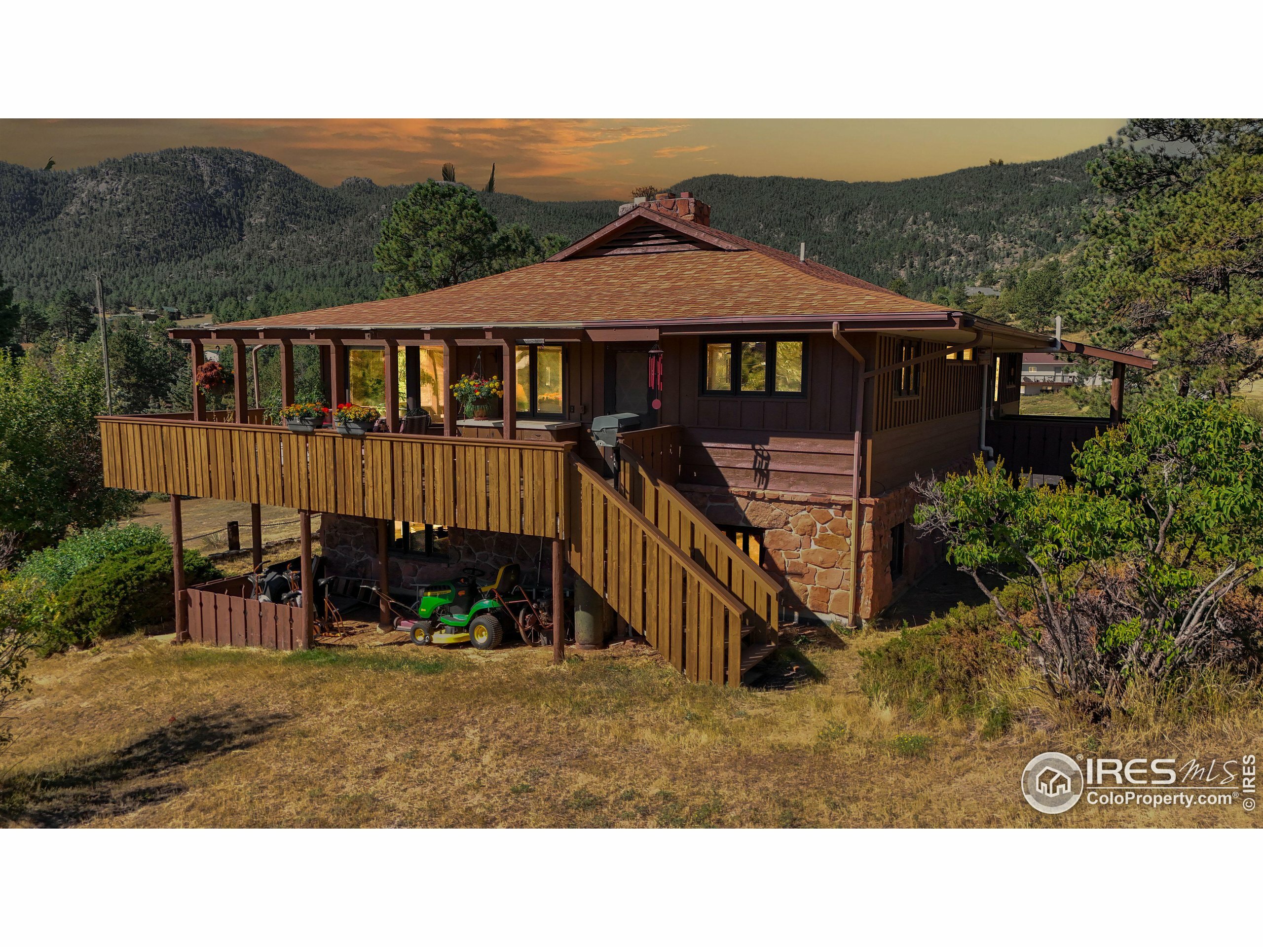 Property Photo:  56 Algonquin Rd  CO 80540 