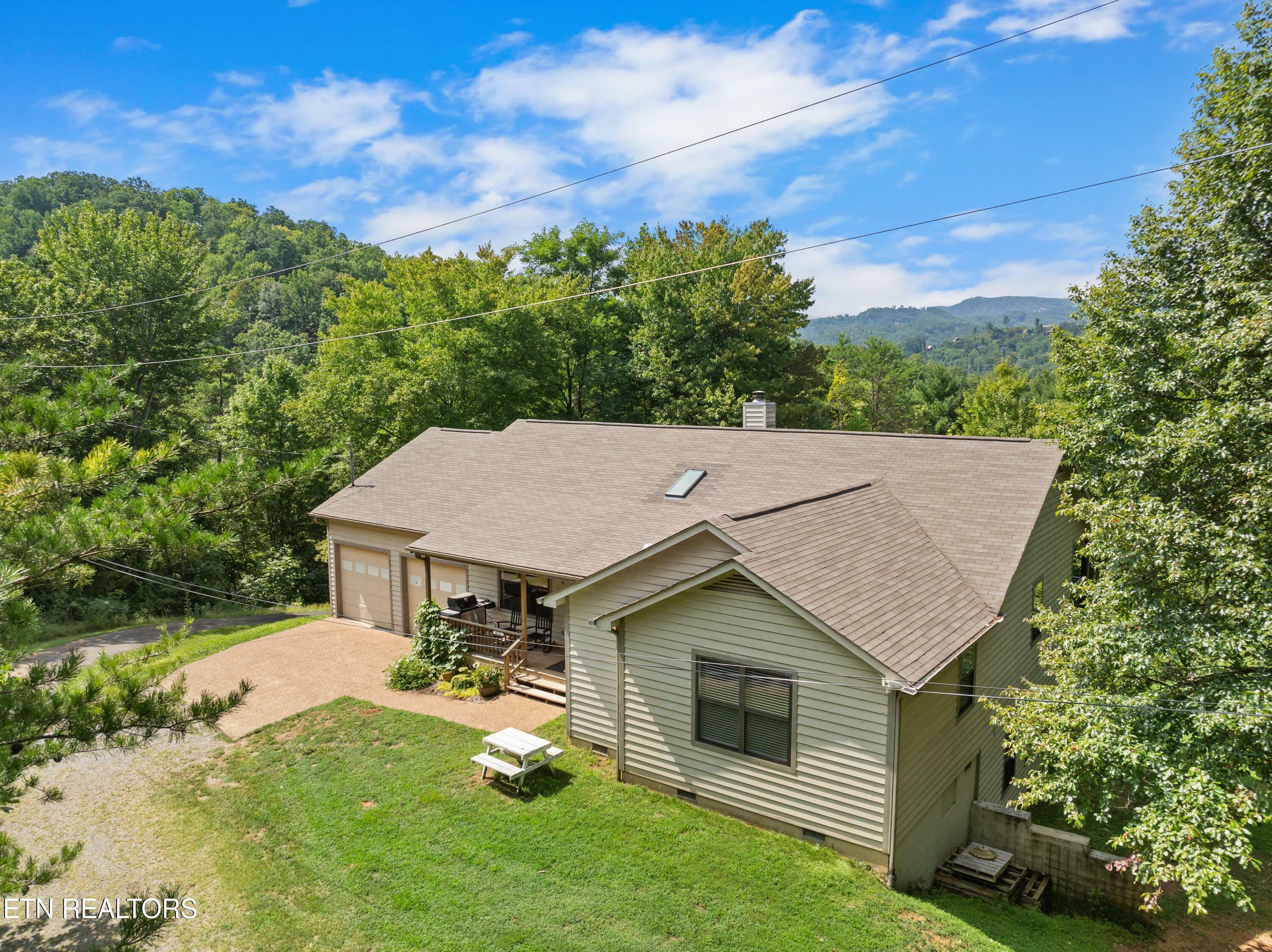 4822 White Pine Way  Sevierville TN 37876 photo