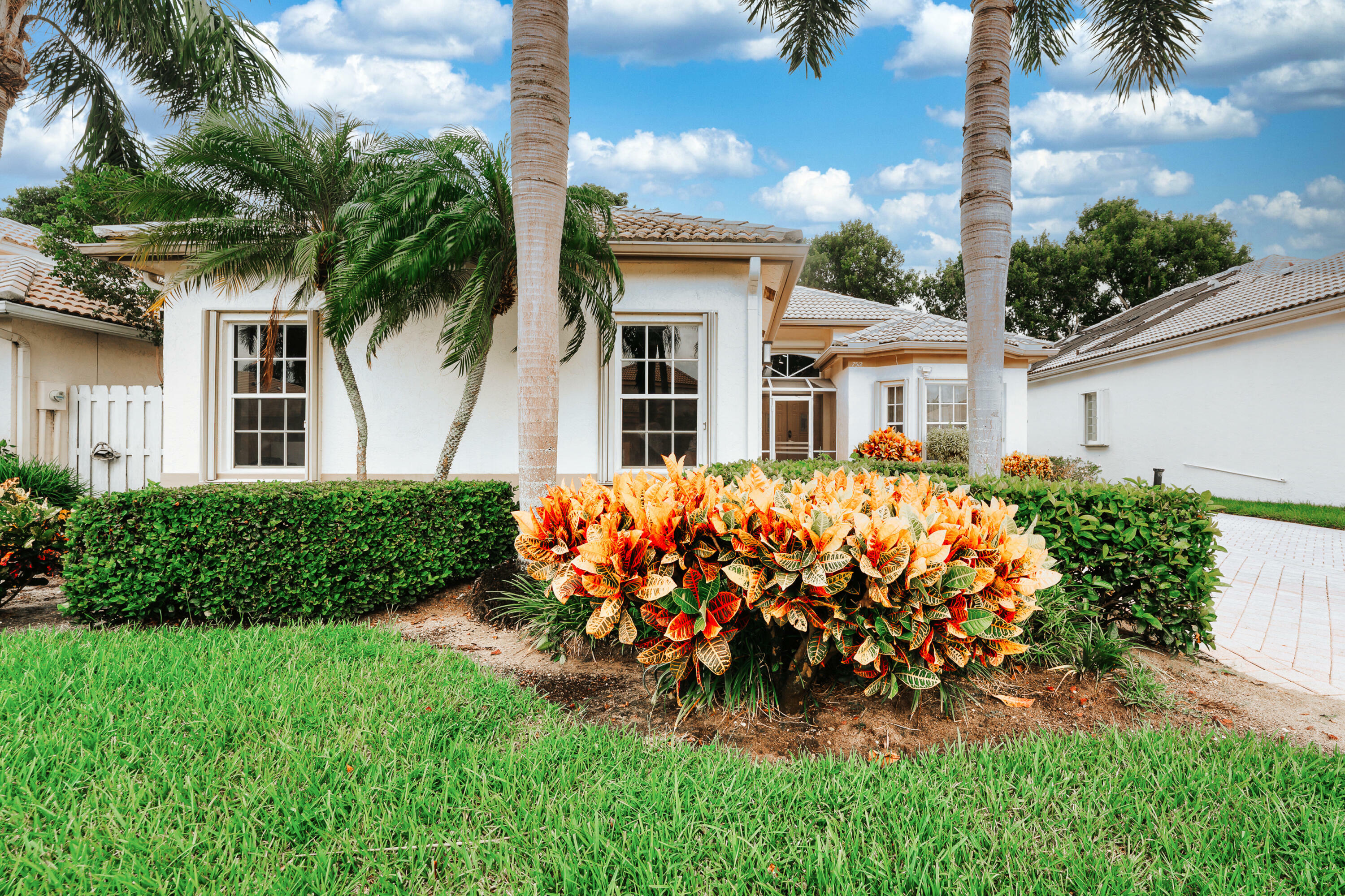 Property Photo:  7512 Eagle Point Drive  FL 33446 