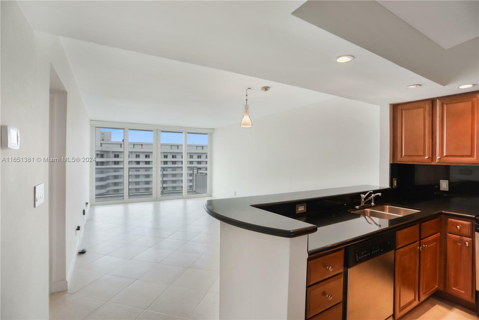 Property Photo:  5600 Collins Ave 17A  FL 33140 