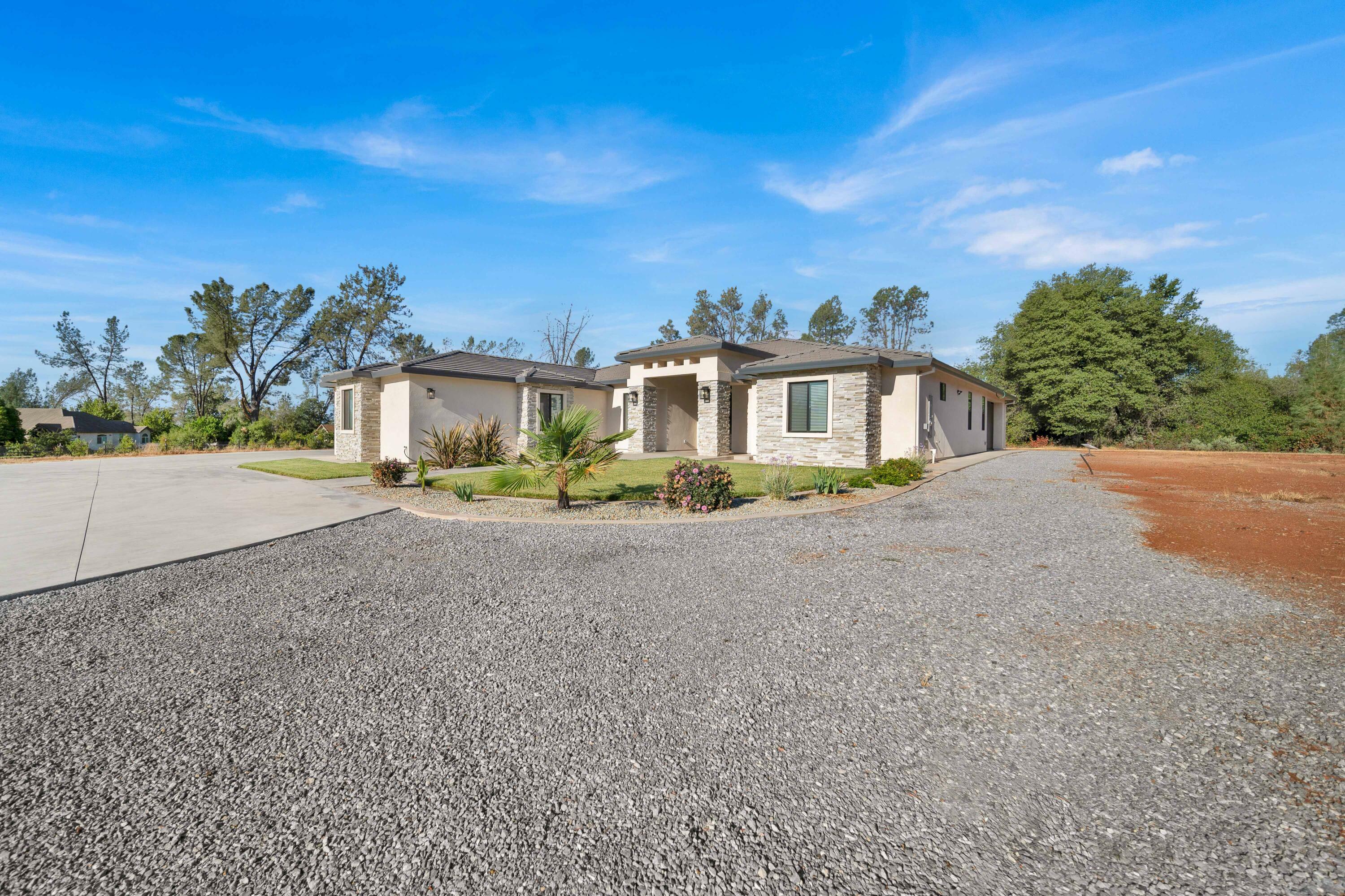 Property Photo:  13231 Tierra Oaks Drive  CA 96003 