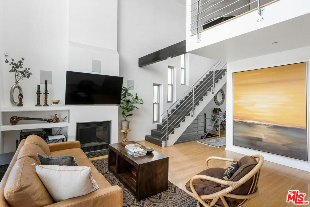 Property Photo: 1818 Kemper St CA 90065
