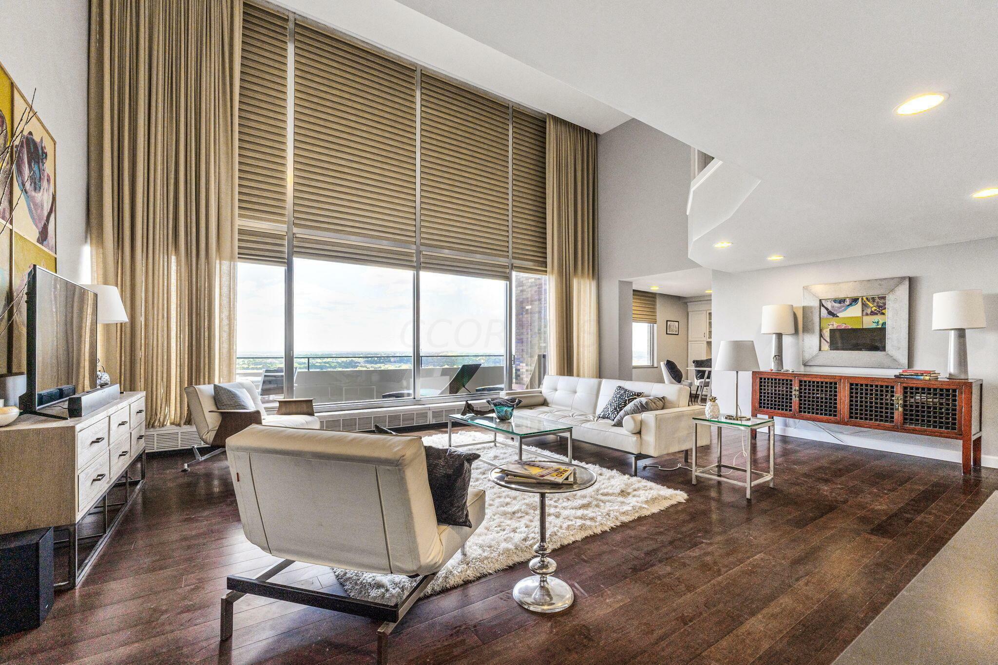 Property Photo: 1000 Urlin Avenue OH 43212