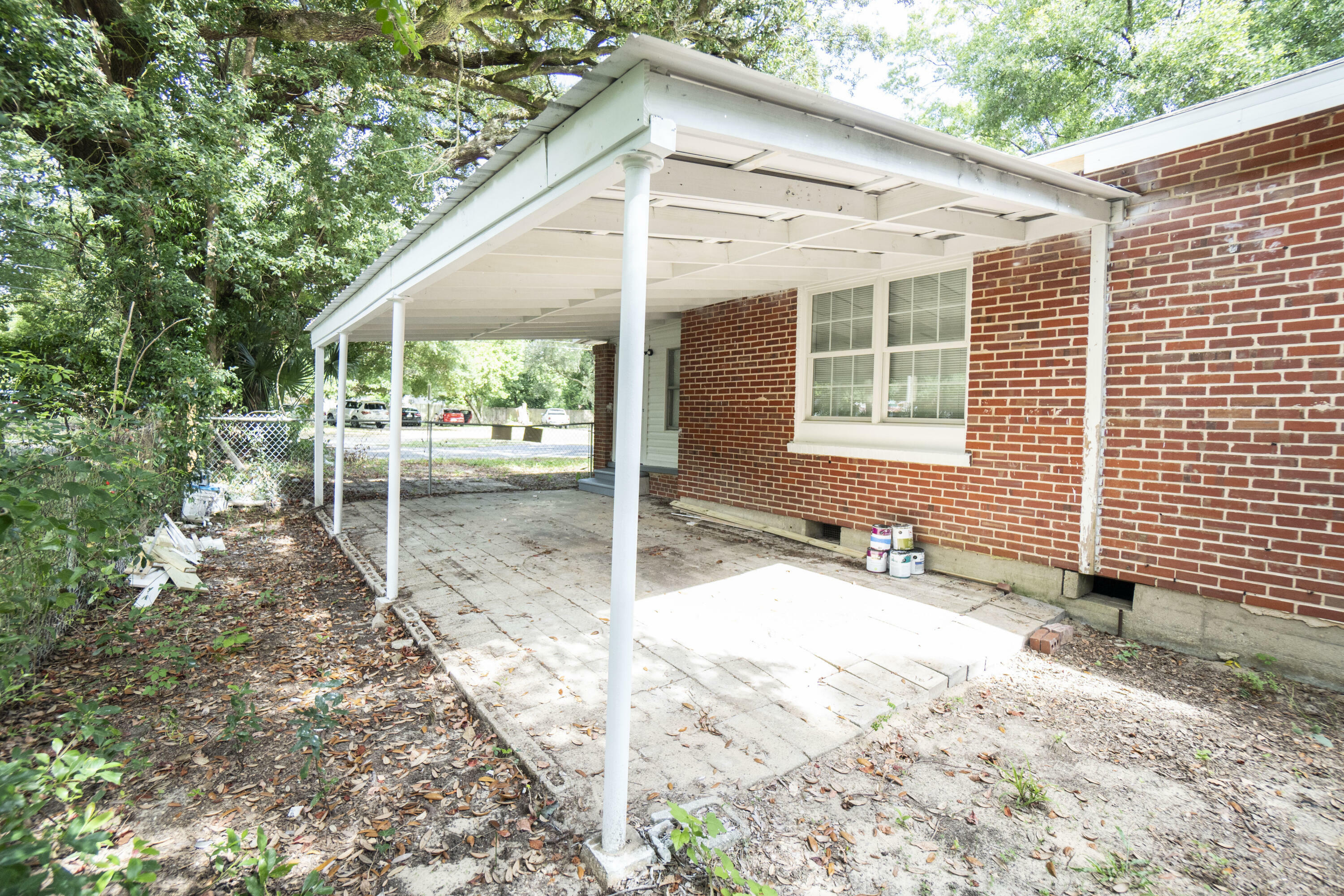 Property Photo:  601 N Green Street  FL 32505 