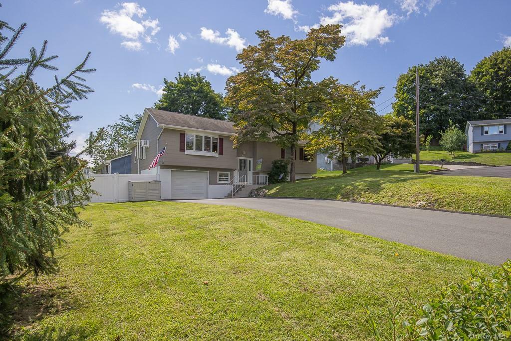 Property Photo:  5 Frado Court  NY 10980 