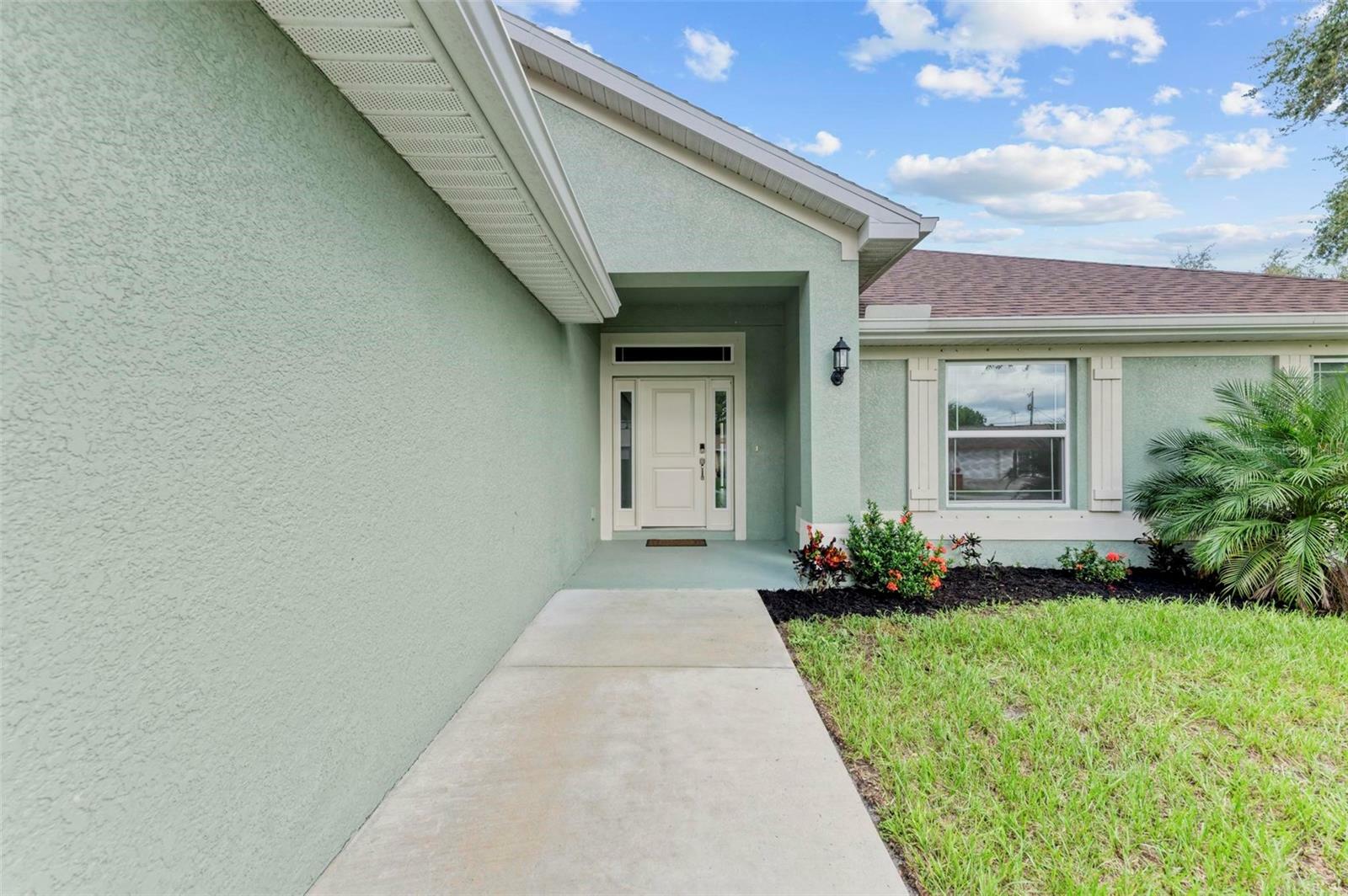 Property Photo:  105 Dartmouth Road  FL 34293 