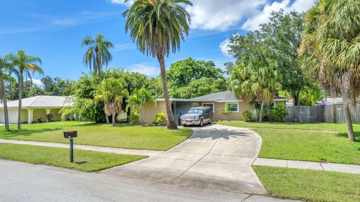 Property Photo:  1129 Danny Drive  FL 34243 