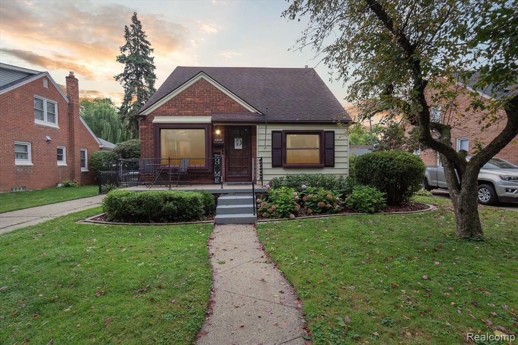 Property Photo: 22855 Nona Street MI 48124 2683