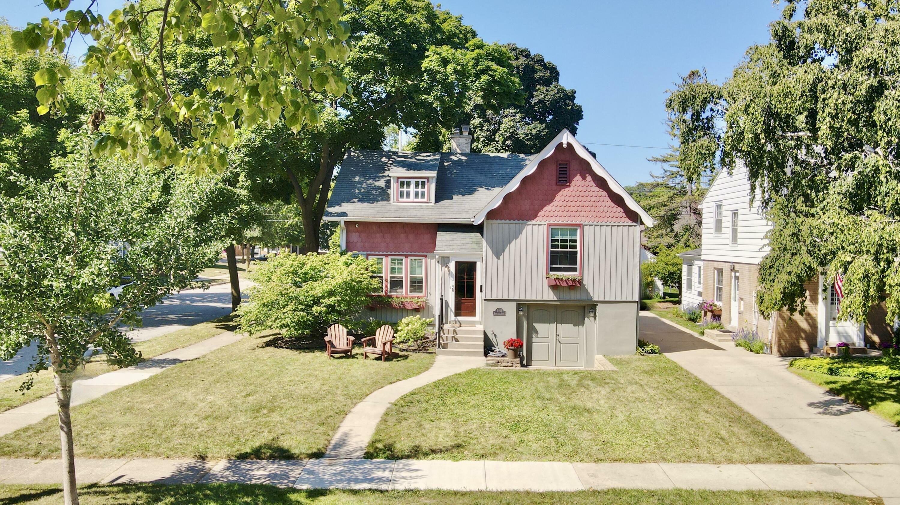 Property Photo:  5101 N Shoreland Dr  WI 53217 